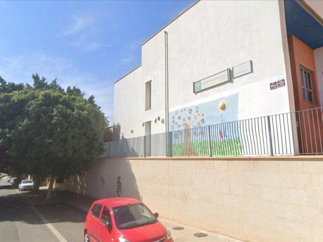 Piso en venta en Almería, Almería en Calle Sierra Morena