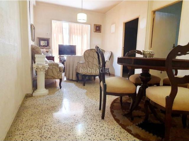 Piso en venta en Almería, Oliveros Altamira. Tu próximo hogar te está esperando en el corazón de Almería, se vende piso en el centro de 3 dormitorios. Pisos.