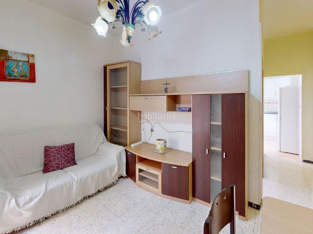 Piso en venta en Almería, Los Ángeles Cruz de Caravaca. Fantástico piso de 3 dormitorios y 1 baño, situado en una primera planta sin ascensor, en pleno Barrio de Los Ángeles. Pisos.
