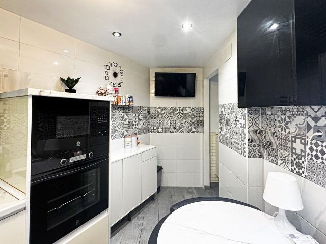 Piso en venta en Almería, Los Ángeles Cruz de Caravaca. Piso en Almería Capital. Pisos.