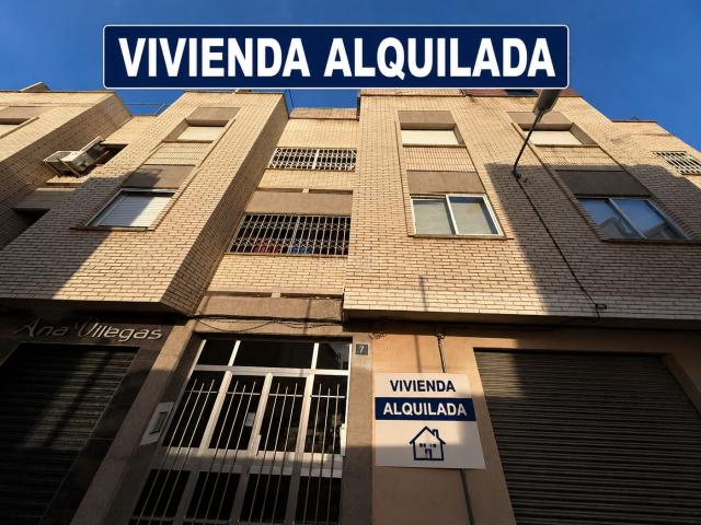 Piso en venta en Almería, Piedras Redondas Torrecárdenas. Venta de Piso en Calle Turolense Nº 37 Almería Almería. Pisos.
