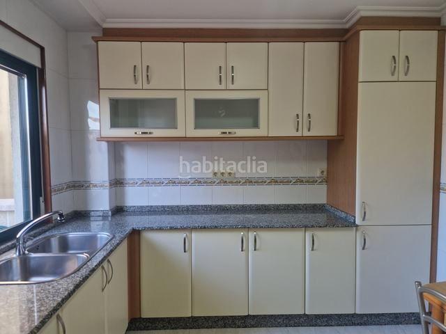 Piso en venta en Ames, Bertamirans. Azabache vende impecable piso en Bertamirans. Pisos.