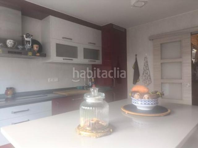 Piso en venta en Ames, Bertamirans. PISO EN VENTA EN 4 DORMITORIOS MUY CÉNTRICO EN BERTAMIRANS.AMES. Pisos.