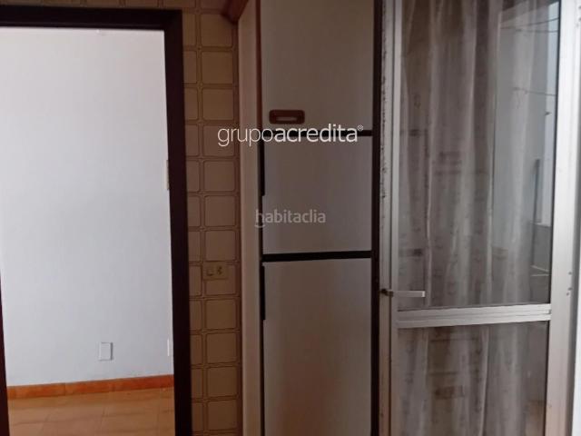 Piso en venta en Ames, O Milladoiro. Piso en Milladoiro de 3 dormitorios y 2 baños a reformar. Pisos.