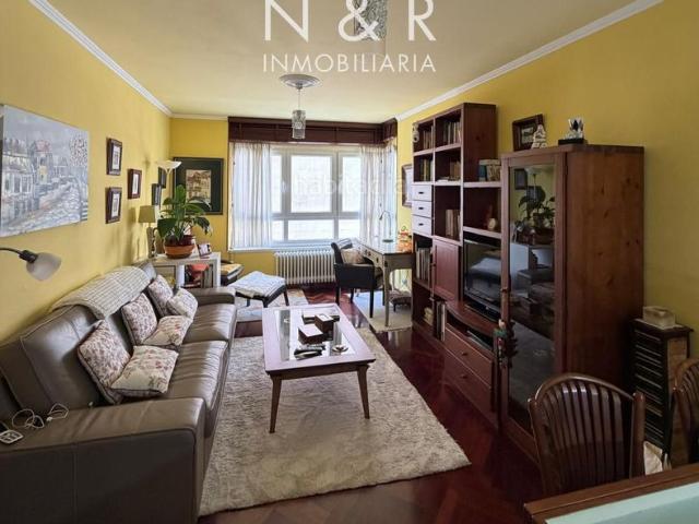 Piso en venta en Ames, O Milladoiro. Se vende piso en Avenida de Rosalía de Castro Milladoiro. Pisos.