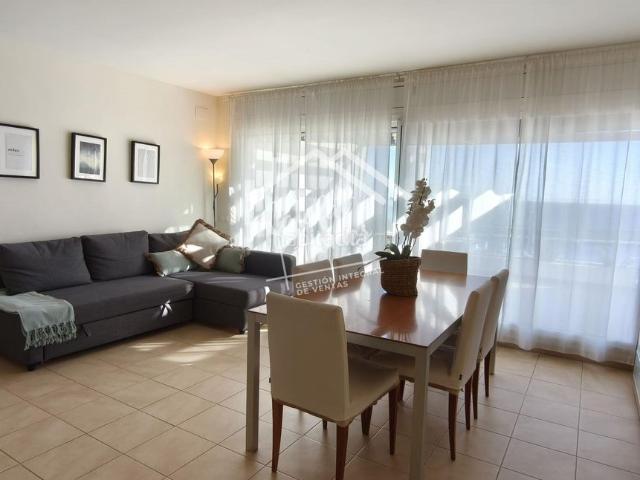 Piso en venta en Ametlla de Mar L´, Calafat Costa Dorada. Magnífico apartamento en primera línea de mar, con impresionantes vistas al Puerto Deportivo de Calafat y acceso directo a la play. Pisos.