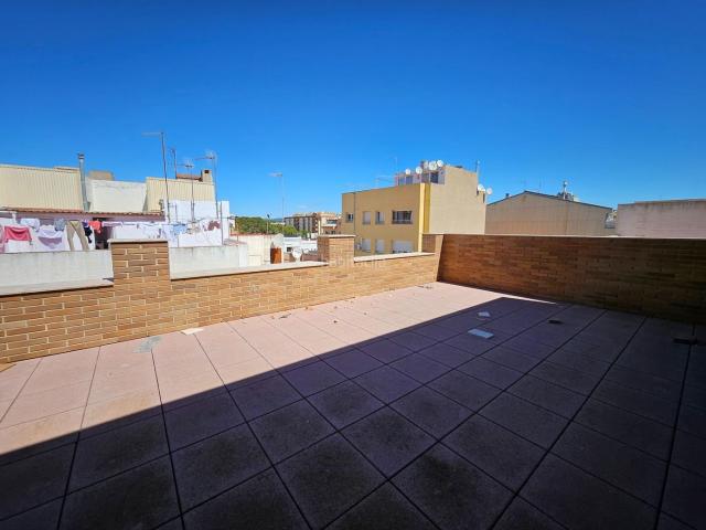 Piso en venta en Ametlla de Mar L´, L´Ametlla de Mar Costa Dorada. Edificio con pisos de obra nueva con muchas posibilidades. Pisos Ametlla de Mar.