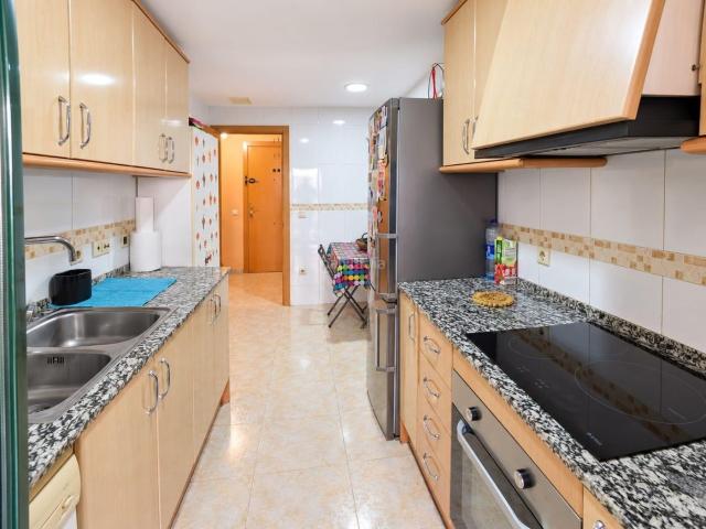 Piso en venta en Amposta, Zona Hospital Costa Dorada. AMPLITUD, LUZ Y VISTAS AL PARQUE EN EL CENTRO DE AMPOSTA. Pisos.