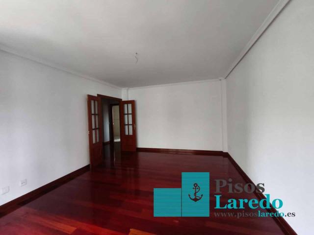 Piso en venta en Ampuero