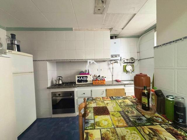 Piso en venta en Anglès. Amplio piso de 5 hab. con terraza de 20m y 2 trasteros en Anglès. Pisos.