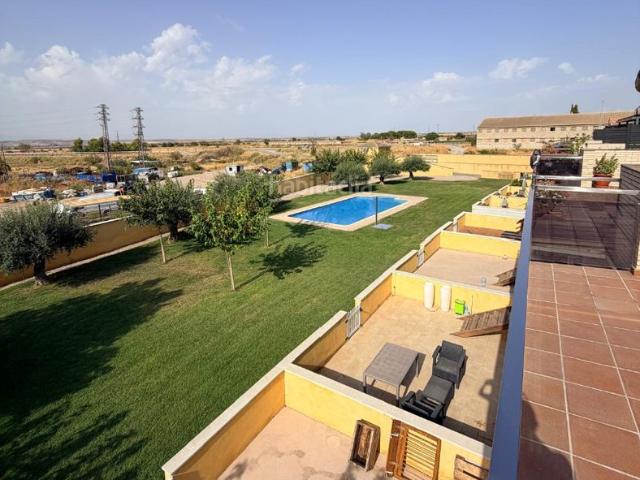 Piso en venta en Anglesola. Pis amb gran terrassa, piscina comunitària i 2 places daparcament a Anglesola. Pisos.