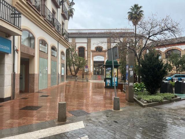 Piso en venta en Antequera, Centro. Piso Amplio en Antequera, Zona Mercado Abastos Ideal para Familias. Pisos.