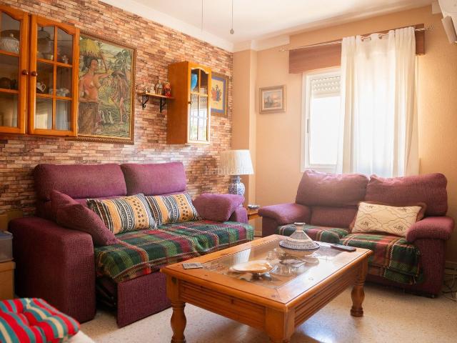 Piso en venta en Antequera, Fuentemora. Amplio Piso en Venta en Antequera Oportunidad Única. Pisos.