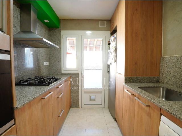 Piso en venta en Arbúcies. Amplio piso de 88 m con 3 habitaciones y 2 balcones. Pisos.