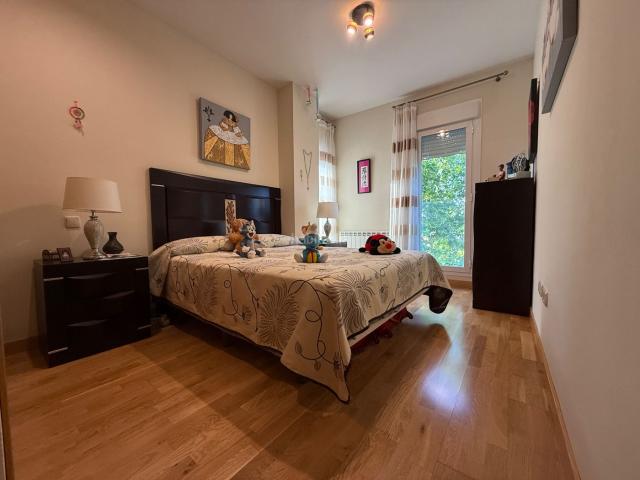 Piso en venta en Arganda del Rey, Los Villares. Piso 2 dormitorios con terraza y piscina.Impecable !. Pisos Arganda del.