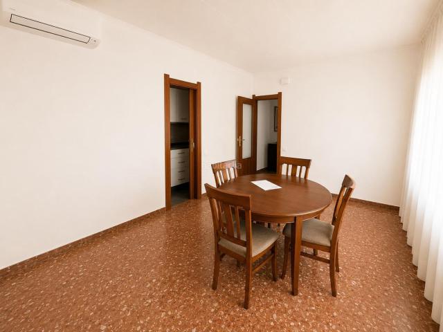 Piso en venta en Arenys de Mar, Centre. Amplio piso en Arenys de Mar. Pisos Arenys de.