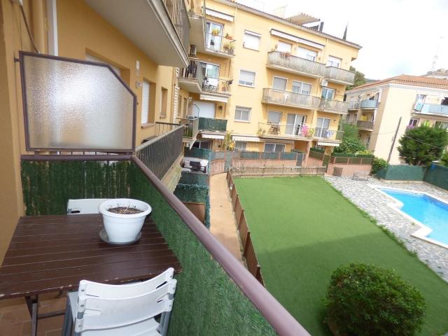 Piso en venta en Arenys de Munt. Amplio piso de 4 habitaciones con piscina comunitaria en Arenys de Munt. Pisos Arenys de.