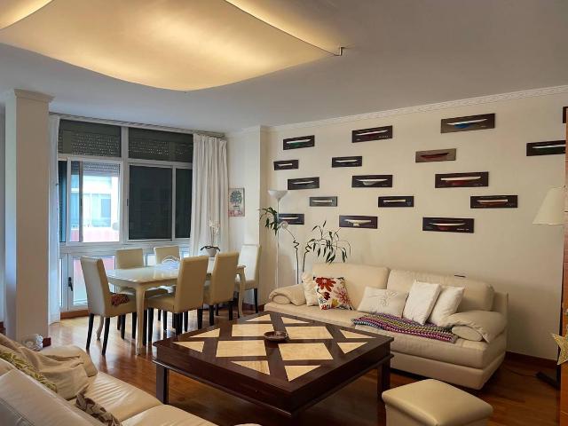 Piso en Venta en Arenales Lugo Avda. Marítima