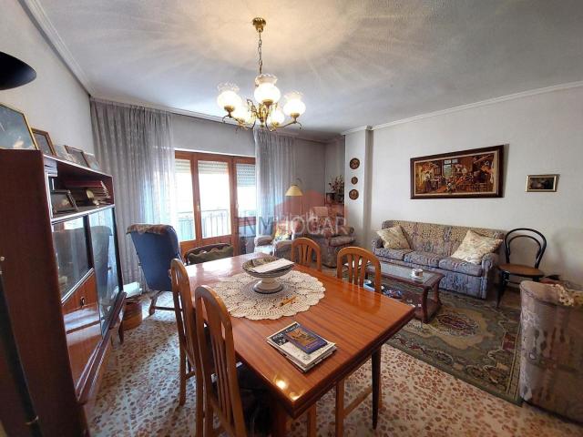 Piso en venta en Arévalo. INMHOGAR ARÉVALO VENDE AMPLIA VIVIENDA EN EL CENTRO. Pisos.