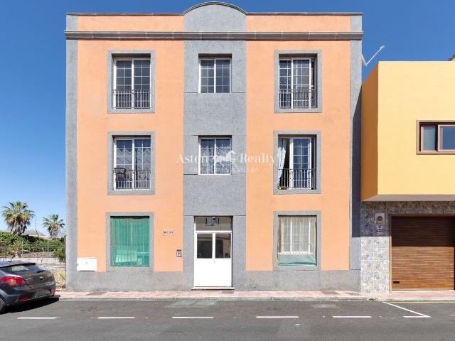 Piso en venta en Arona, Las Rosas. en Las Galletas. Pisos.