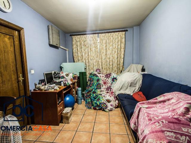 Piso en venta en Armilla, Poniente. ACTUALMENTE ALQUILADO! Piso con terraza privada en Armilla, junto al metro Ideal para singles, parejas o inversores. Este aco. Pisos.