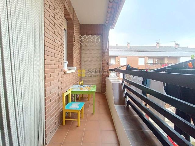 Piso en venta en Arnedo. Luz, amplitud y vistas al monte Su nuevo hogar en el Barrio de la Paz. Pisos.
