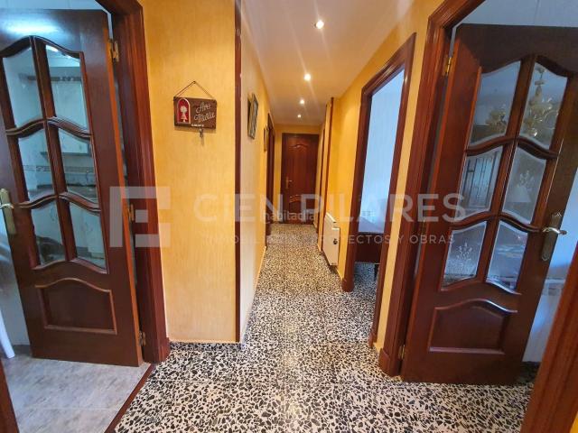 Piso en venta en Arnedo. Piso soleado con trastero en zona tranquilaSe vende piso muy luminoso con 4 habitaciones, salón, cocina independiente y baño compl. Pisos.