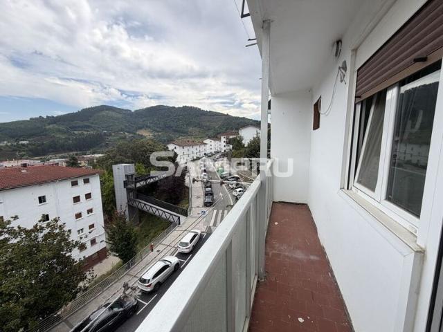 Piso en venta en Arrasate o Mondragón. PISO EN SANTA TERESA A REFORMAR. Pisos Arrasate o.