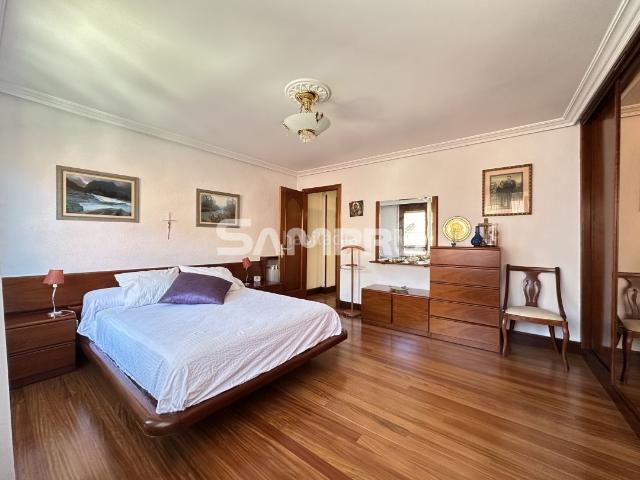 Piso en venta en Arrasate o Mondragón. ZEHARKALE ESTALIA, PISO DE TRES DORMITORIOS ASCENSOR Y TRASTERO DE 30M2. Pisos Arrasate o.