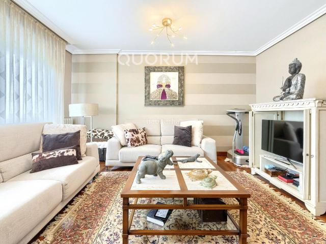 Piso en venta en Arrigorriaga. Amplio Piso De 3 Dormitorios y 2 Baños Con Parcela de Garaje y Trastero Incluidos En Arrigorriaga. Pisos.