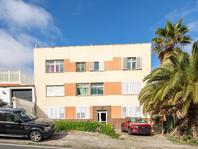 Piso en venta en Arucas, Los Portales Visvique. Elegante Piso con Azotea Privada en Arucas. Pisos.