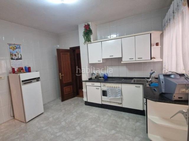 Piso en venta en Arzúa. VENDE 1ºPISO SIN ASCENSOR A UN PASO DEL CENTRO. Pisos.