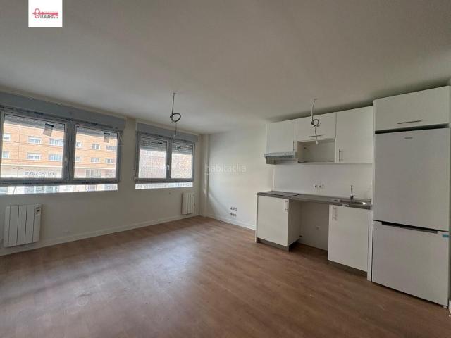 Piso en venta en Burgos, Gamonal San Bruno G9. piso en venta con licencia turística. Pisos.