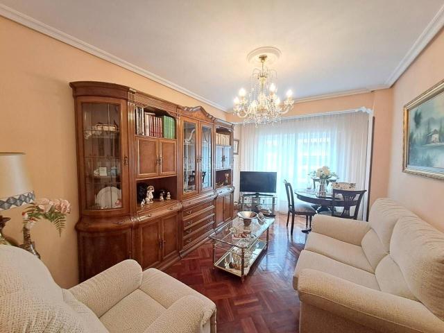 Piso en venta en Burgos, Gamonal San Bruno G9. PISO PARA ENTRAR A VIVIR EN GAMONAL 3 DORMITORIOS 2 TERRAZAS. Pisos.