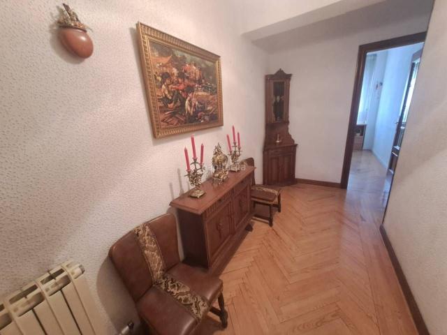 Piso en venta en Burgos, Gamonal San Bruno G9. PISO PARA ENTRAR A VIVIR FRENTE A LA DEPORTIVA, EXTERIOR AL SUR CON TERRAZA, LA MEJOR ALTURA. VEN A VERLO TE ENCANTARA. Pisos.
