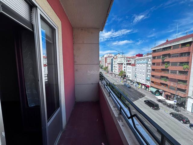 Piso en venta en Burgos, Los Vadillos R. Sanitaria Pozanos. EXTERIOR CON TERRAZA Y VISTAS. Pisos.