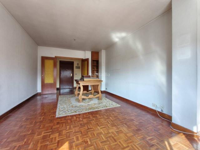 Piso en venta en Burgos, Reyes Católicos. Pisazo en Avenida La Paz, Burgos Capital. Pisos.
