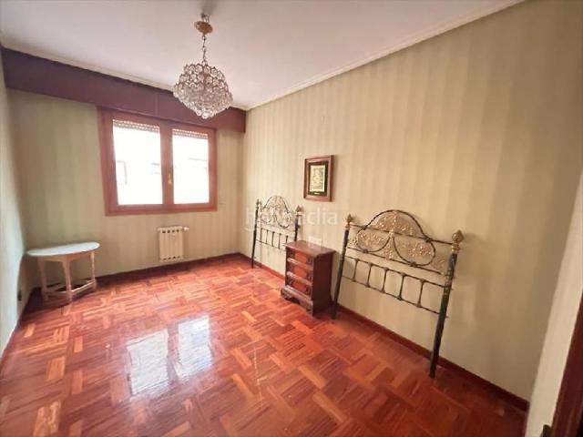 Piso en venta en Burgos, Reyes Católicos. Pisos.