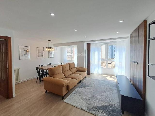 Piso en venta en Burgos, San Pedro de la Fuente. ESTRENA PRECIOSO PISO REFORMADO DE LUJO EN ZONA PASEO DE LA ISLA. Pisos.