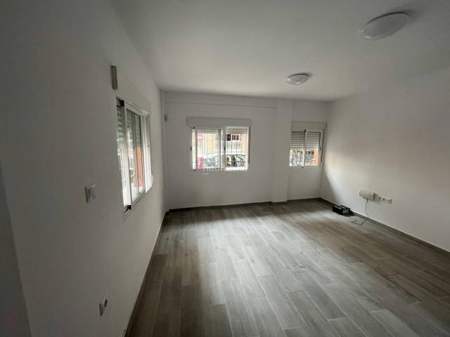 Piso en venta en Burjassot, Zona Concordia. Venta de piso reformado en la Zona Plaça de la Concòrdia, Burjassot. REFORMADO Y CON INQUILINOS. Pisos.