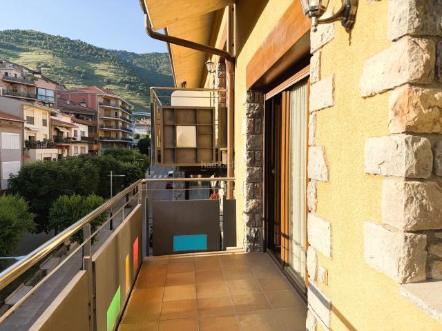 Piso en venta en Bagà. Se vende Piso Dúplex con parking y ascensor con dos dormitorios y balcón en Bagà!. Pisos.
