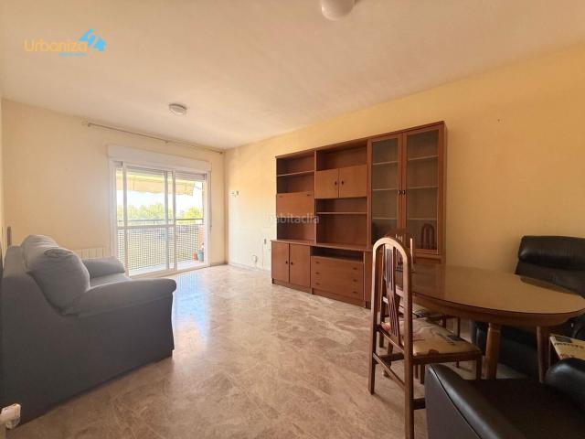 Piso en venta en Badajoz, Maria Auxiliadora Barriada de Llera. Piso de tres dormitorios en Condes de Barcelona. Pisos.