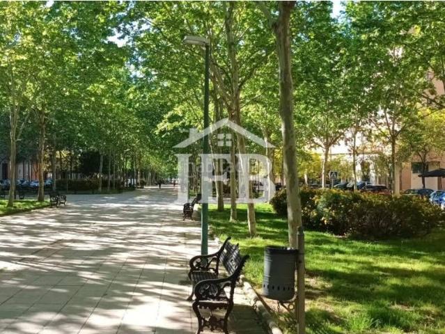 Piso en venta en Badajoz, Maria Auxiliadora Barriada de Llera. Piso en venta en Paseo Condes de Barcelona Ideal para vivir o como inversión. Pisos.