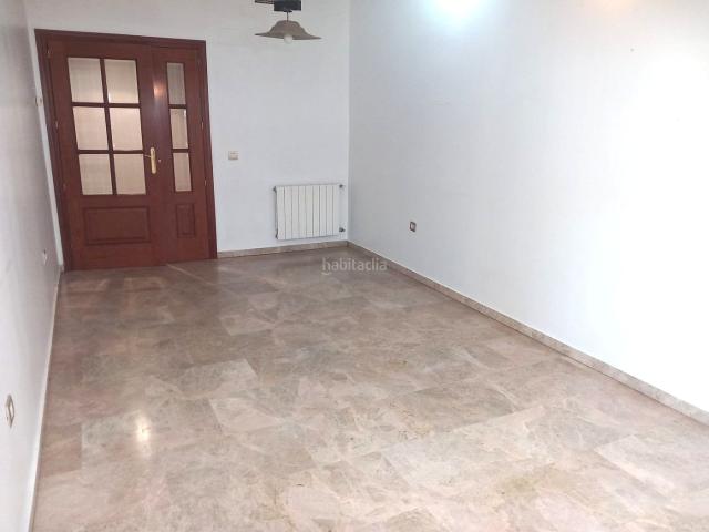 Piso en venta en Badajoz, Maria Auxiliadora Barriada de Llera. Piso planta baja C América, 3 Bajo A. Pisos.
