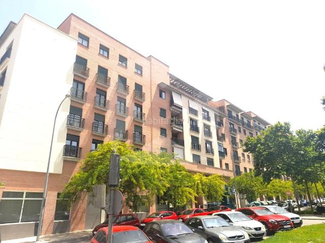 Piso en venta en Badajoz, Maria Auxiliadora Barriada de Llera. PISO REFORMADO DE 4 DORMITORIOS EN PASEO CONDES DE BARCELONA CON GARAJE Y TRASTERO OPCIONALES. Pisos.