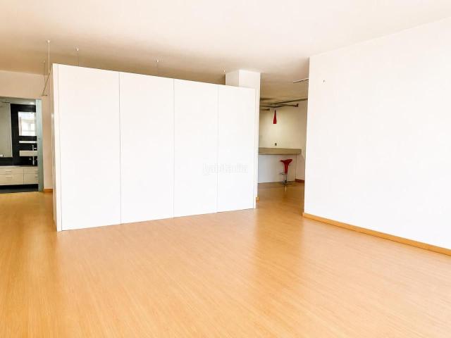 Piso en venta en Badalona, Morera. Espacio tipo loft de 71 m con ascensor La Morera. Pisos.