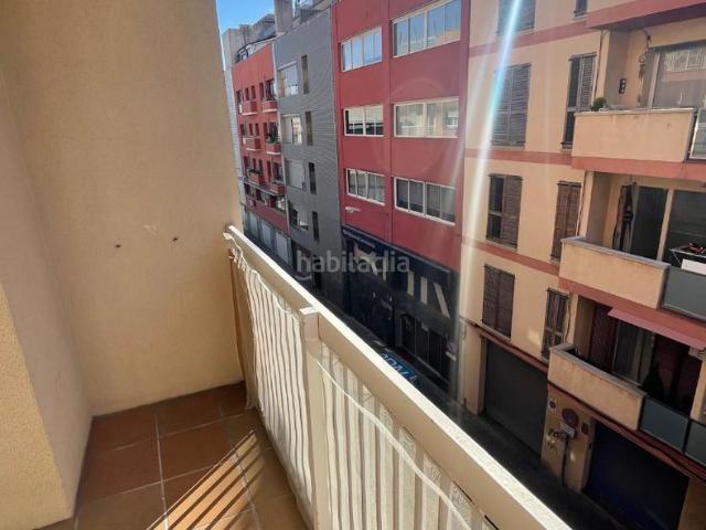 Piso en venta en Badalona, Morera. Gran piso de 136 m² con balcón y múltiples posibilidades. Pisos.