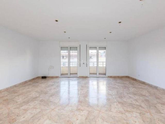 Piso en venta en Badalona, Morera. Piso en venta en calle Roger de Lluria Badalona, Barcelona. Pisos.