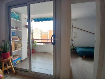 Piso en venta en Badalona, Bufalà. ¡FÁNTASTICO PISO POR DEBAJO DE AVINGUDA BUFALÁ DE 71 M2 CON 2 HABITACIONES, BALCÓN, ASCCENSOR Y ZONA COMUNITARIA EN LA MISMA FINCA. Pisos.