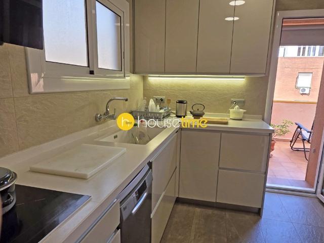 Piso en venta en Badalona, Bufalà. Piso en Búfala de 90m2 con terraza privada de 12m2 y jardín privado frontal. Pisos.